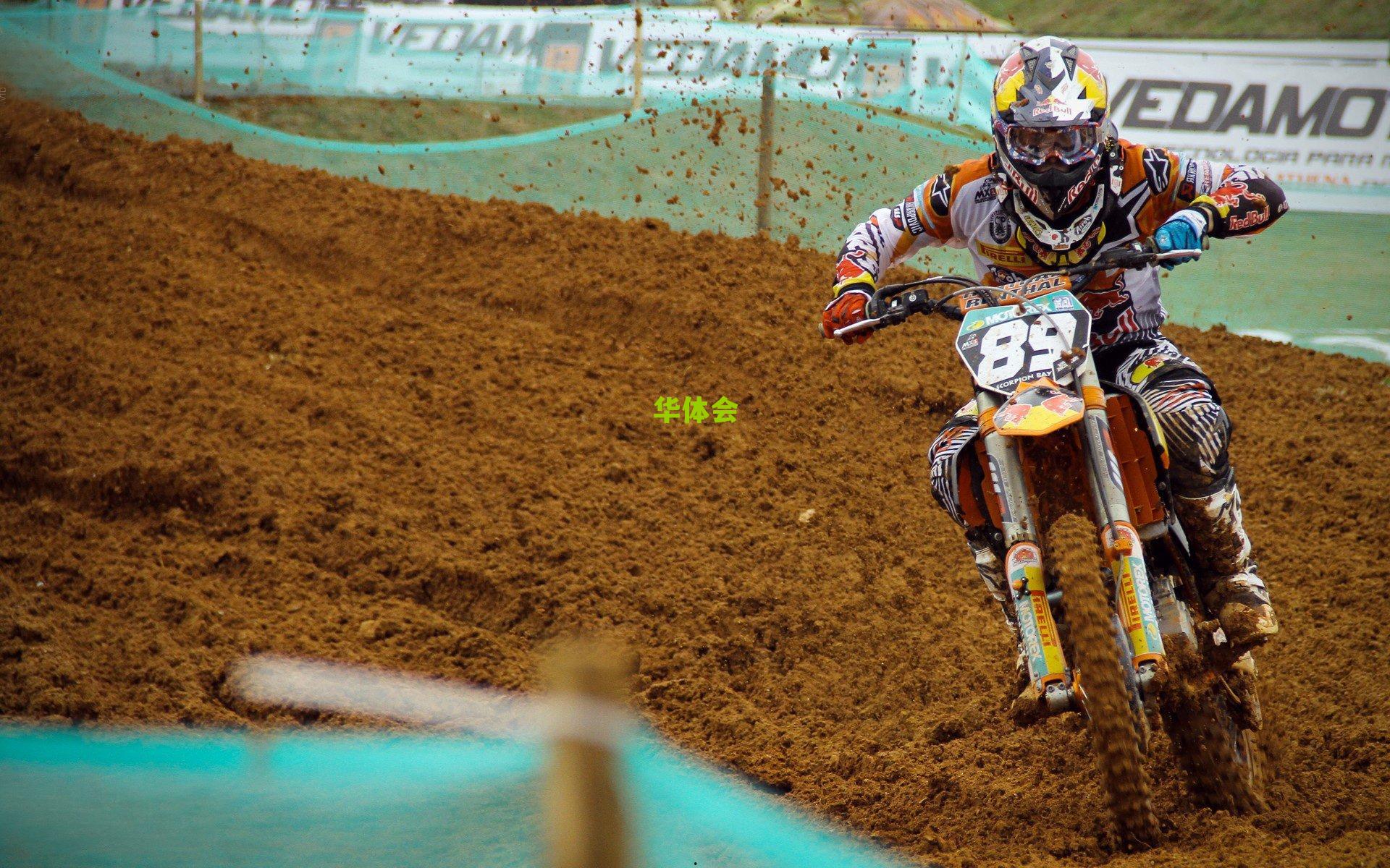 传奇再续！法布雷加斯禁区外贴地低射直挂死角，助新东家绝杀晋级