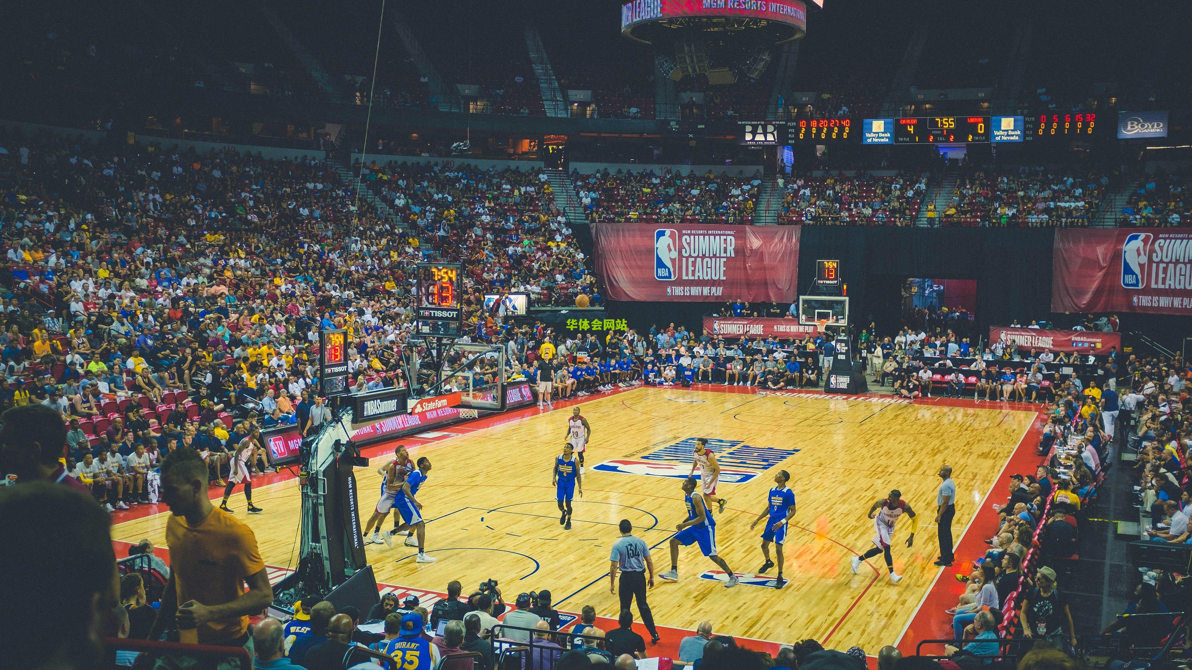 家庭优先！英媒曝麦卡利斯特为迎接新生儿缺席金球盛典，利物浦与阿根廷队齐送祝福