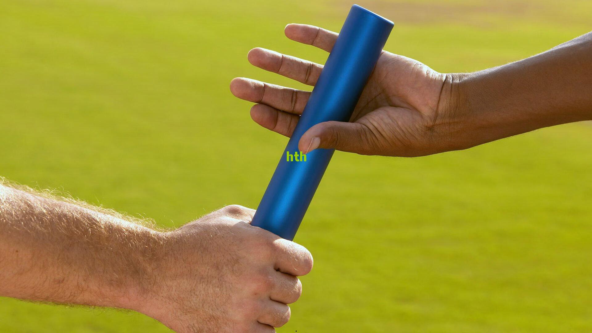 昔日赛场争议触碰引热议，足球场上的尊重边界何在？