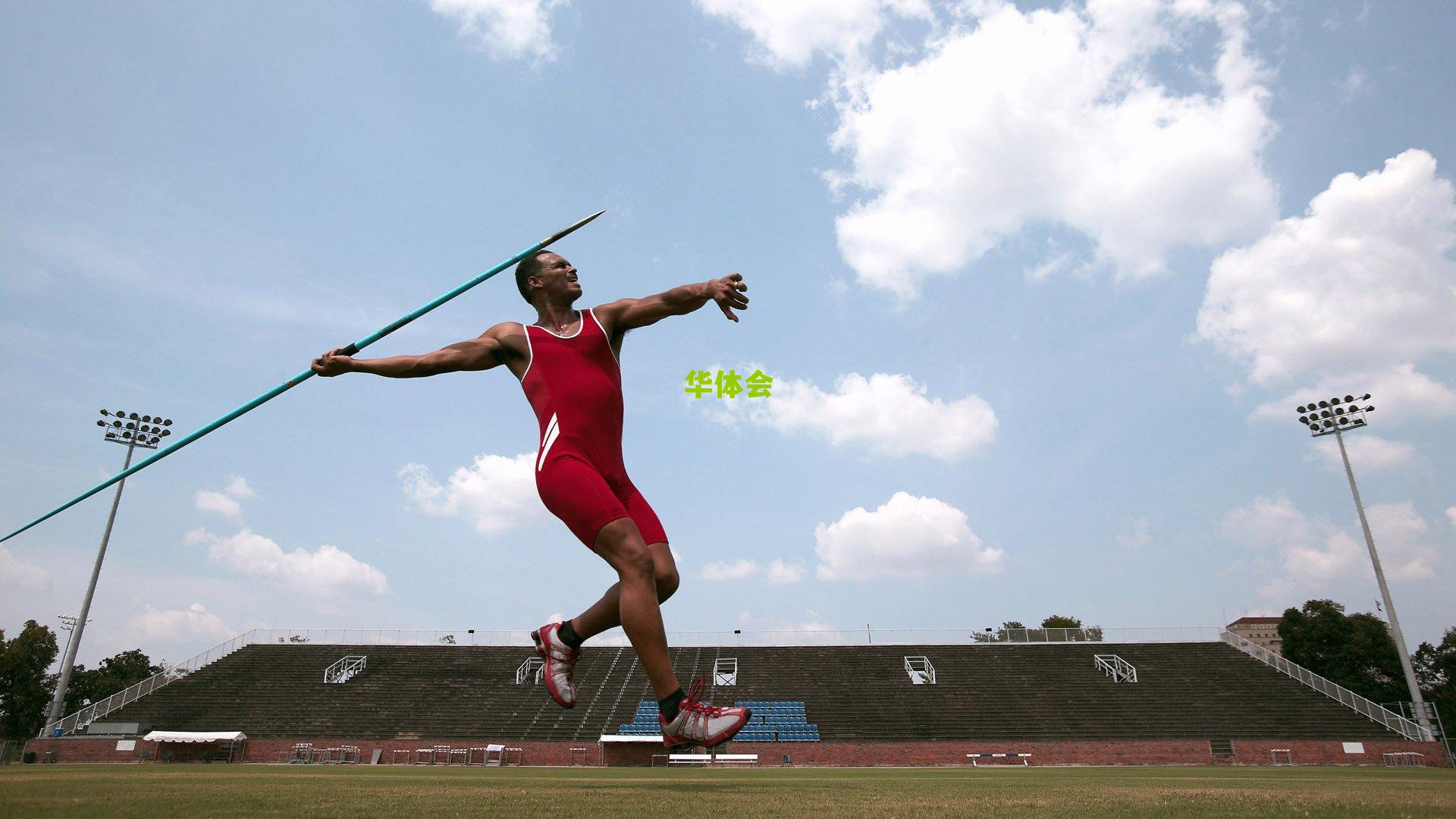 弗里克怒斥评选不公，拉菲尼亚落选年度最佳阵容引轩然大波